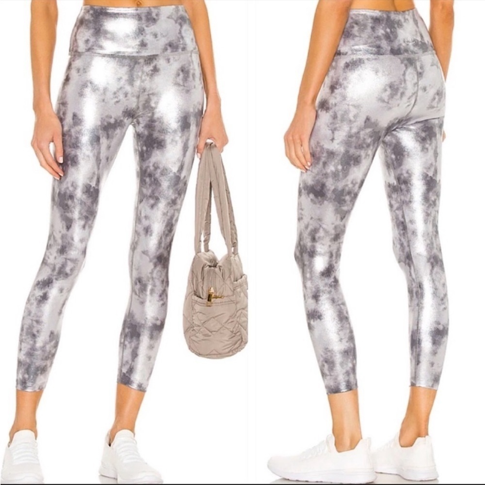 New. Beyond Yoga High Waisted Midi Legging Gray Tie Dye Foil Size Large